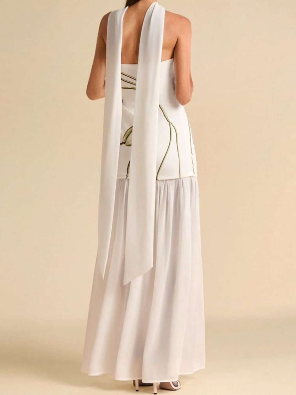 White Elegant Women's 3d Floral Strapless Dress With Scarf - Picture 2 of 5
